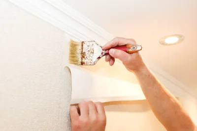 Pose de papier peint à Mittelwihr — revêtements muraux et toiles de verre